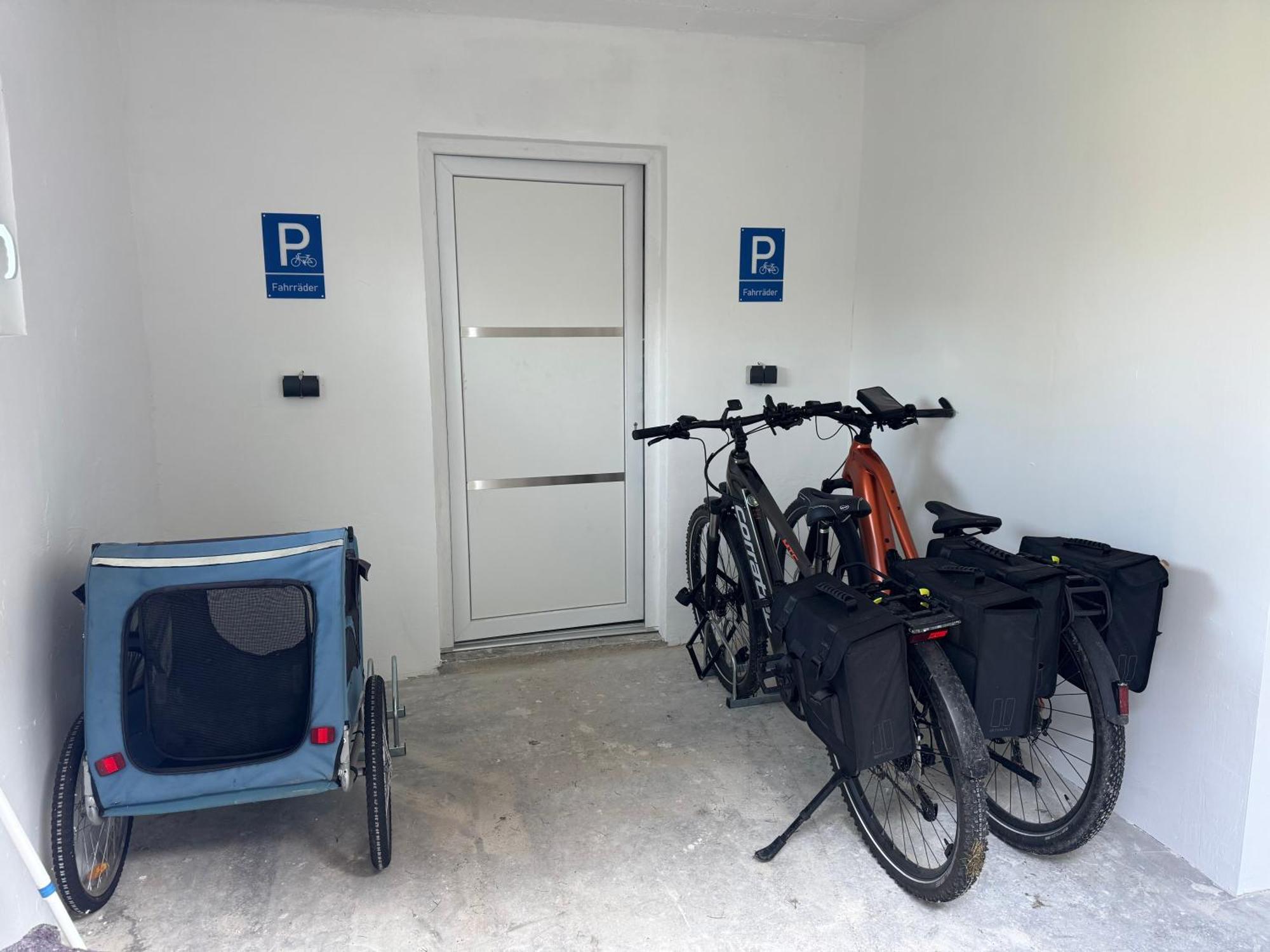 Ferienwohnung Am See Dillich - Hunde Willkommen - Eigener Eingezaeunter Garten - Ruhige Lage Borken (Hessen) Ngoại thất bức ảnh